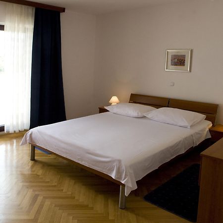 Pucisca Villa Postira Buitenkant foto