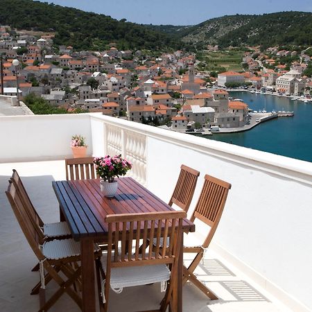 Pucisca Villa Postira Buitenkant foto
