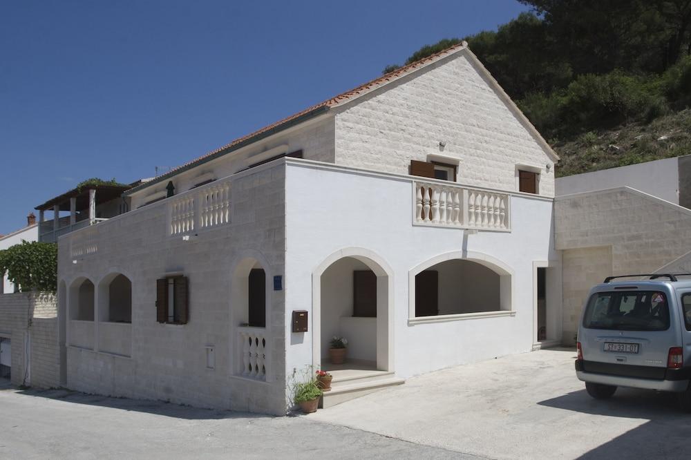 Pucisca Villa Postira Buitenkant foto