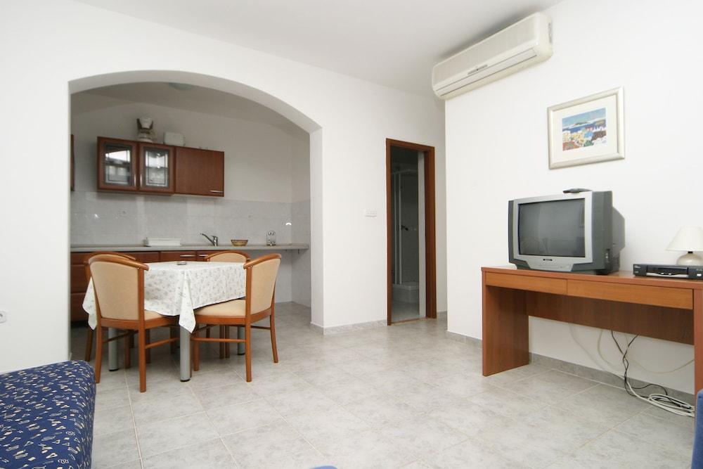 Pucisca Villa Postira Buitenkant foto