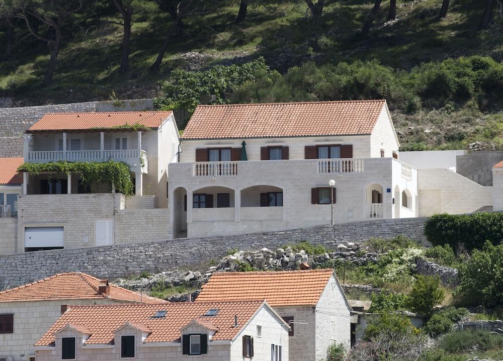Pucisca Villa Postira Buitenkant foto